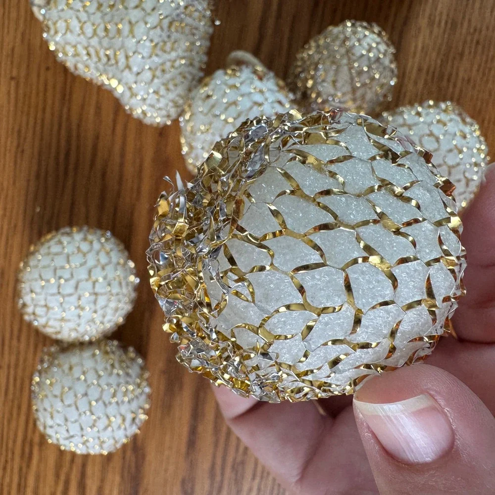 Set of 10 Vintage Glitter Mesh Sphere Bell Ornaments White Gold Christmas Decor‎
